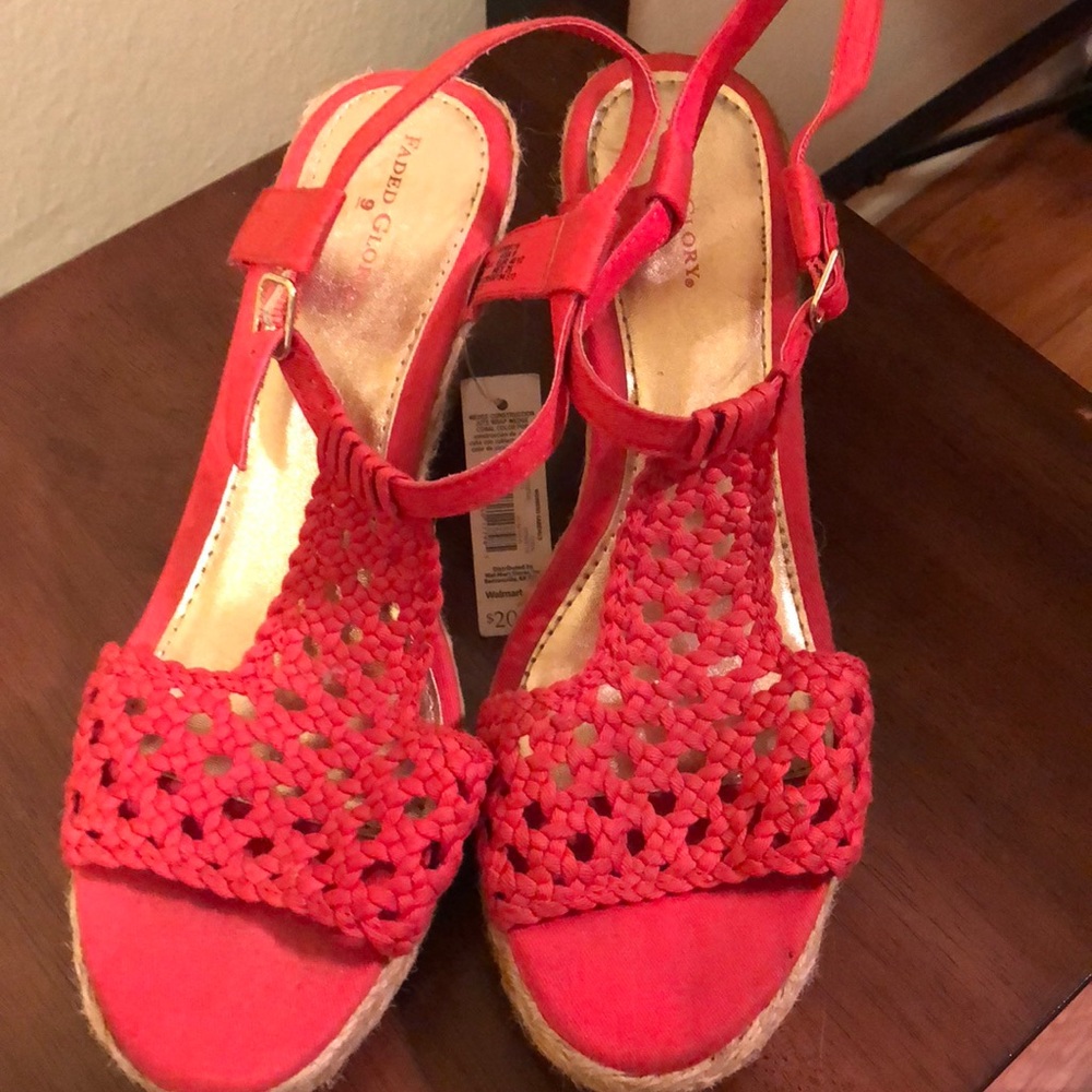 Summer wedges